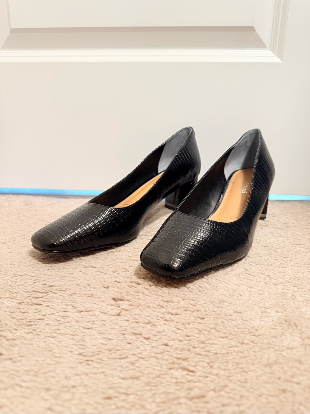 J. Renee Olivienne Patent Lizard Embossed Pumps | Black | 9M